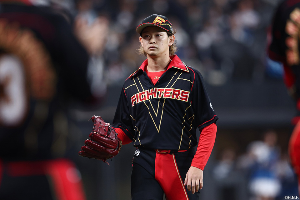 1回表、ピンチを抑えた鈴木投手