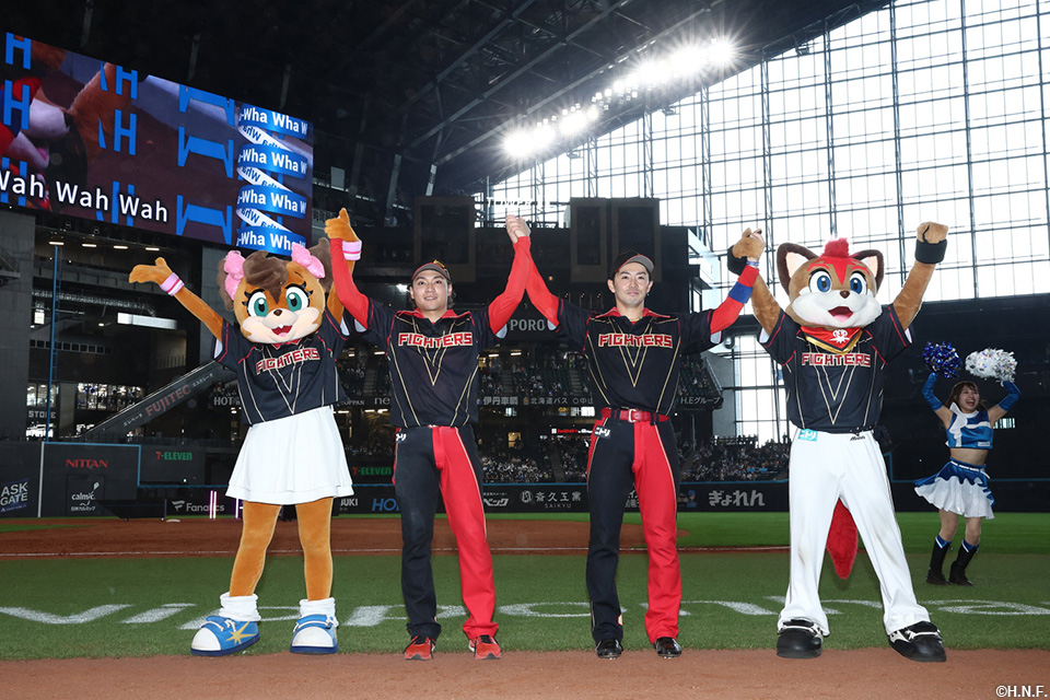 今日のヒーロー、伊藤投手と谷内選手