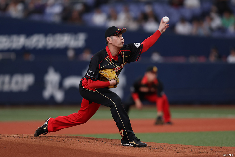 先発の加藤貴投手01