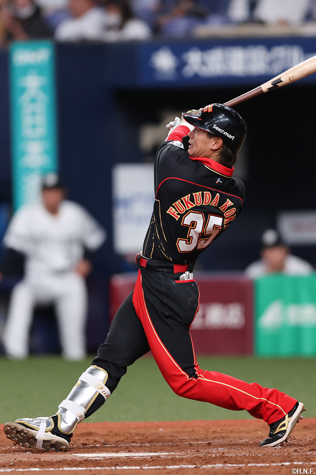 4回表、適時本塁打を放つ福田光選手01
