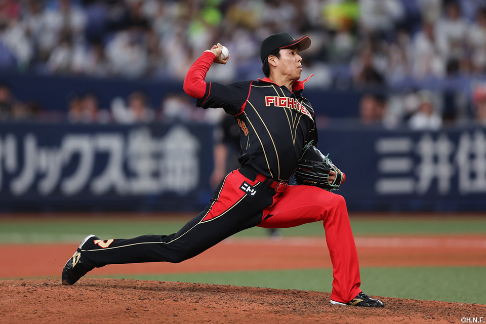 7回裏、四番手の杉浦投手