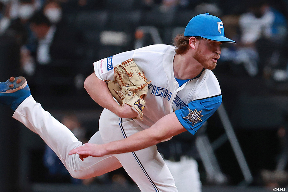 先発のメネズ投手