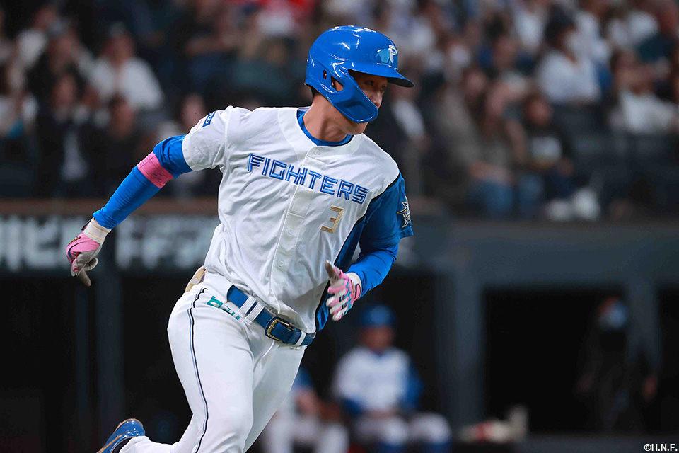 2回裏、NPB初ヒットを放つ加藤豪選手02