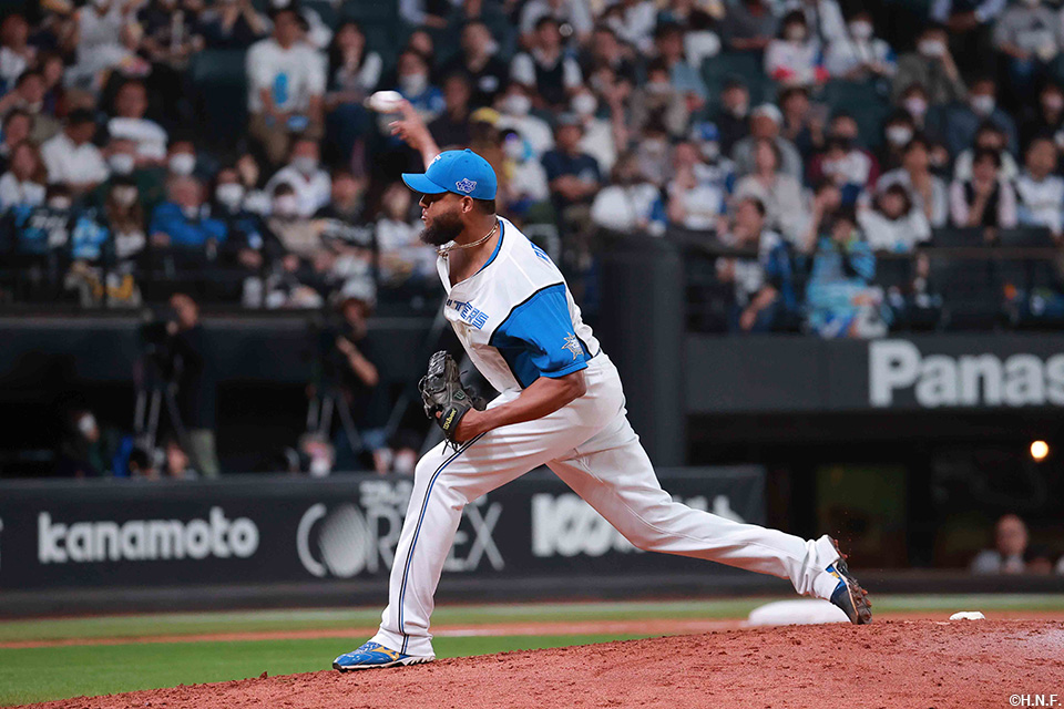 7回、二番手のロドリゲス投手