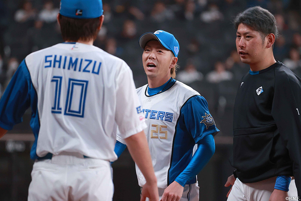 8回、三番手の宮西投手02