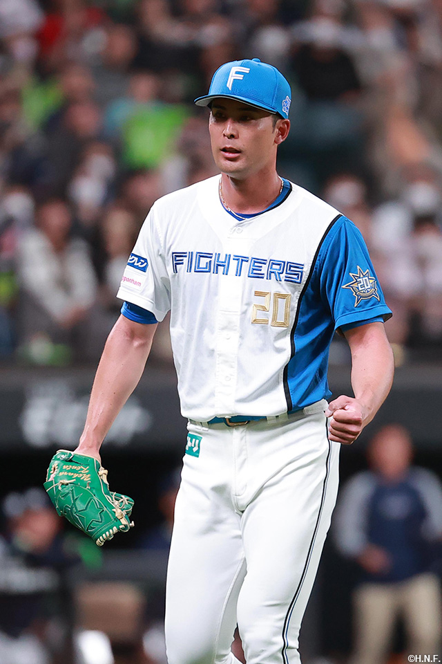 5回表を抑えた上原投手02