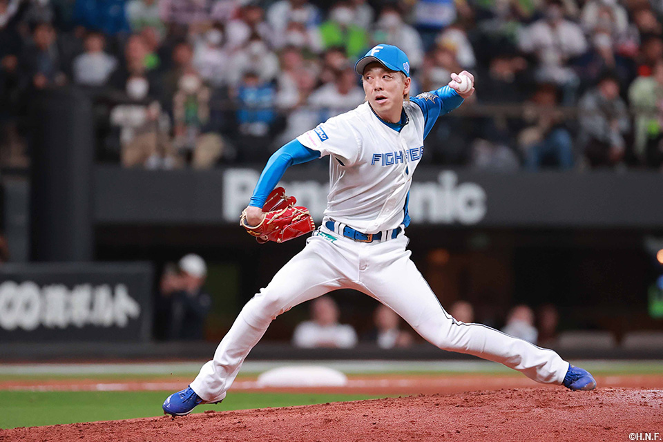 8回、三番手の宮西投手01