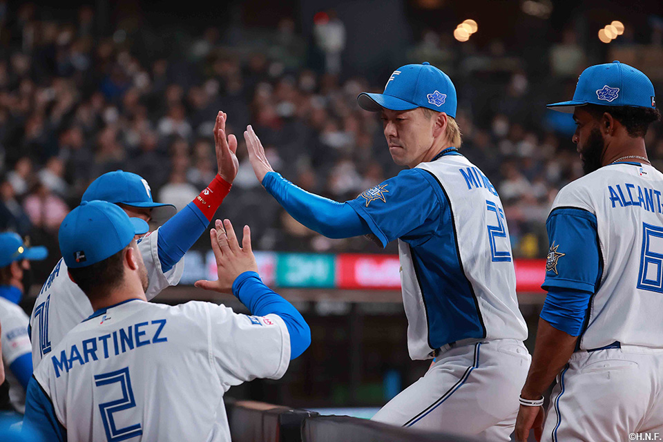 8回、三番手の宮西投手02