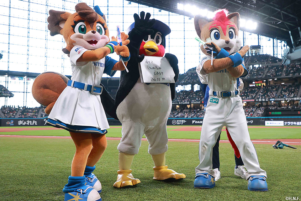 試合前のマスコット交流