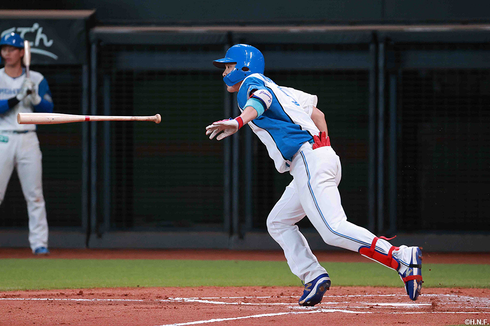 1回裏、ヒット性の当たりを放つも好守に阻まれた野村選手