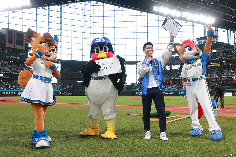 試合前のマスコット交流02