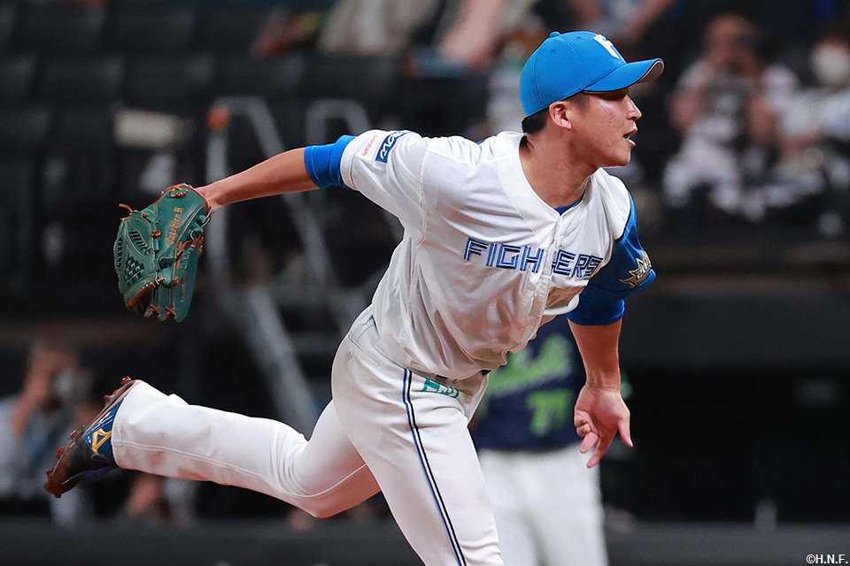 9回、四番手の長谷川投手