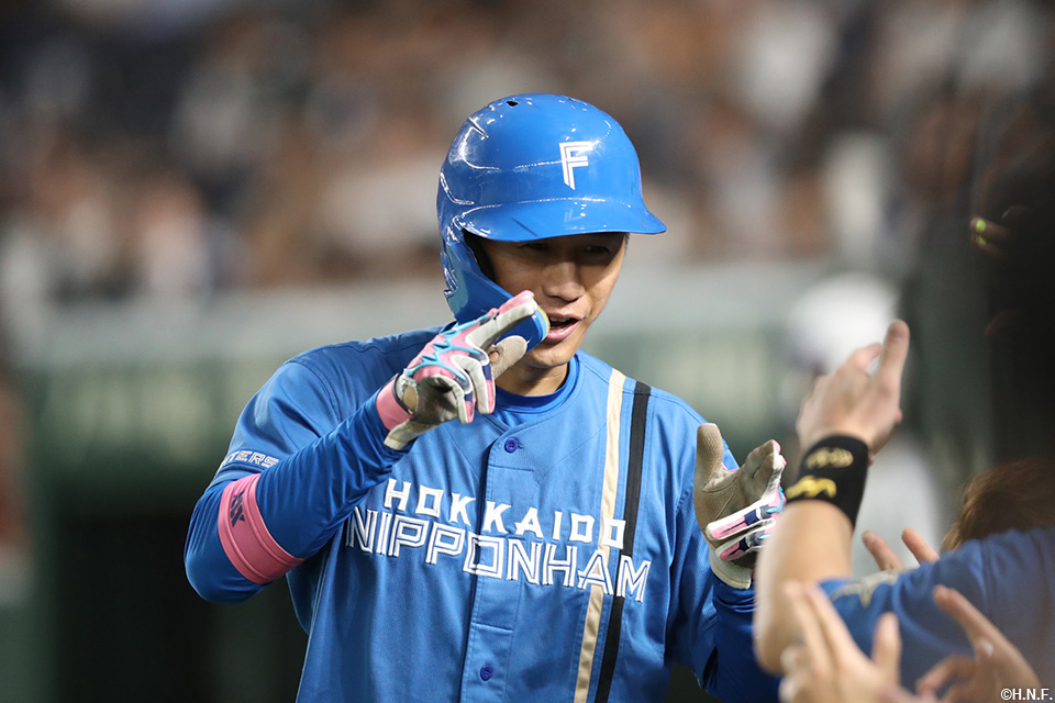 7回表、本塁打を放った加藤豪選手