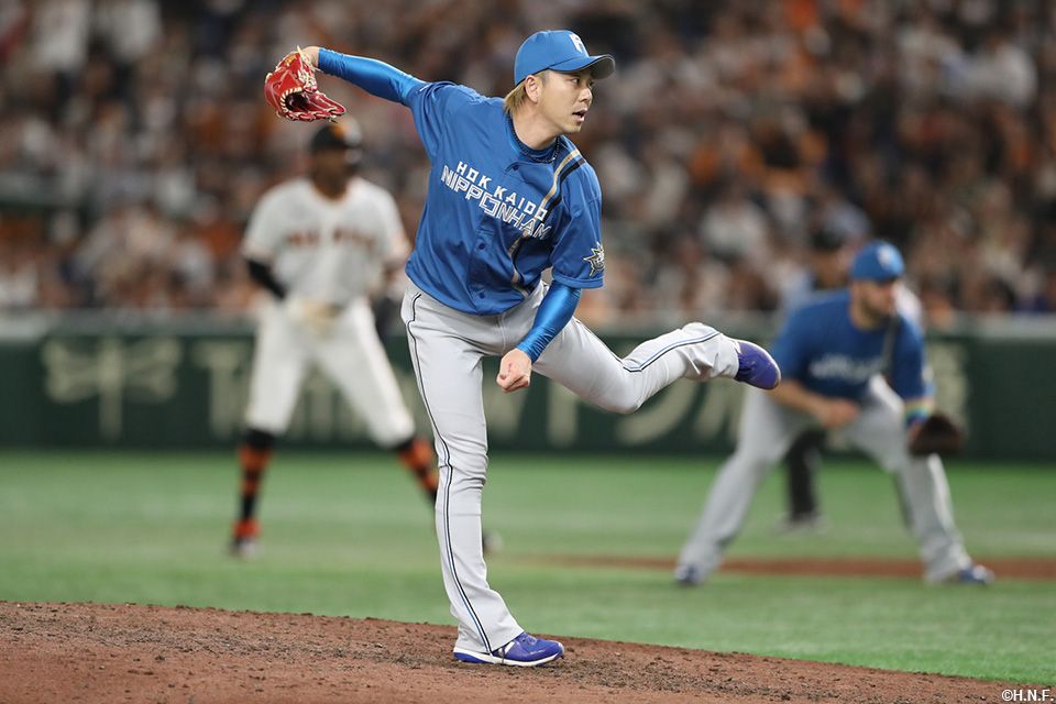 8回、三番手の宮西投手