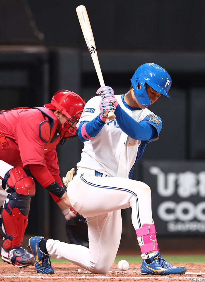 8回裏、三振を喫した加藤豪選手