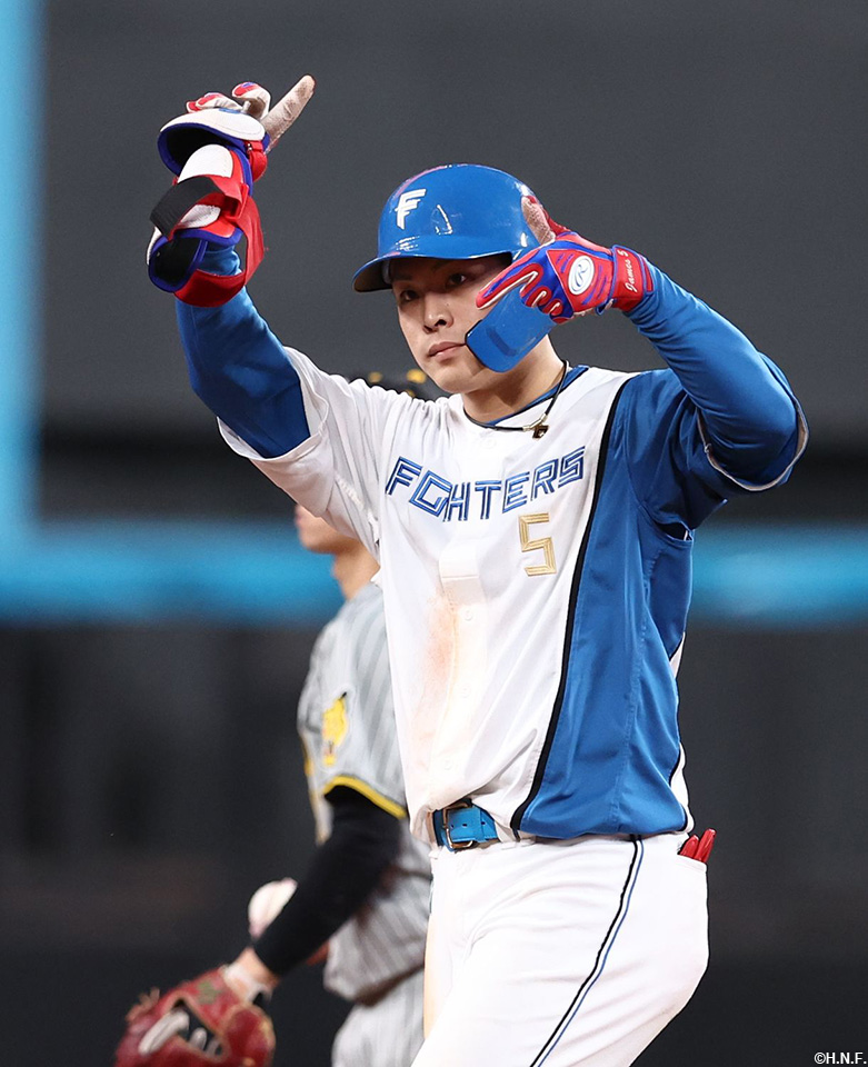 6回裏、二塁打を放った野村選手