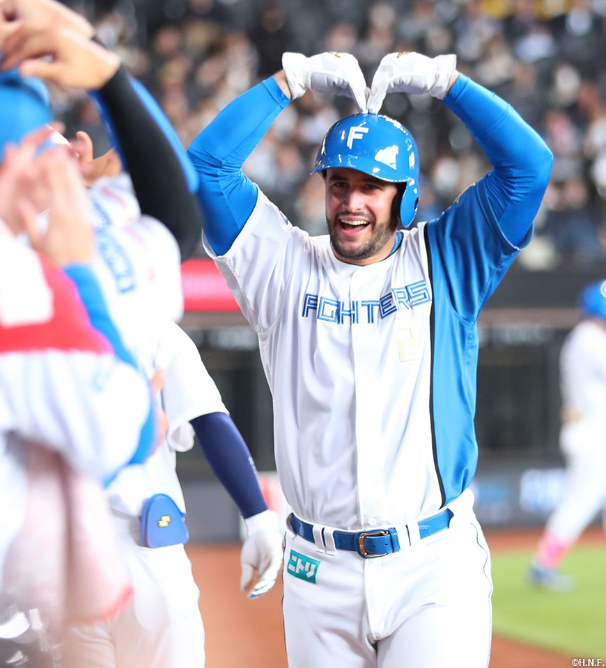 3回裏、本塁打を放ったマルティネス選手