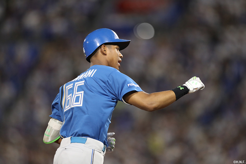 7回表、本塁打を放った万波選手02