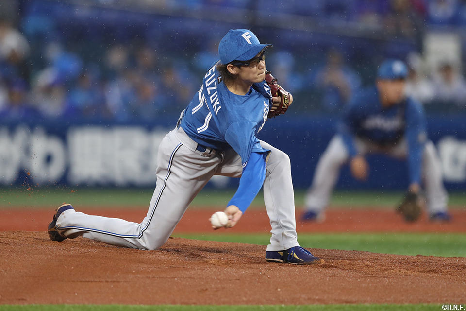 先発の鈴木投手