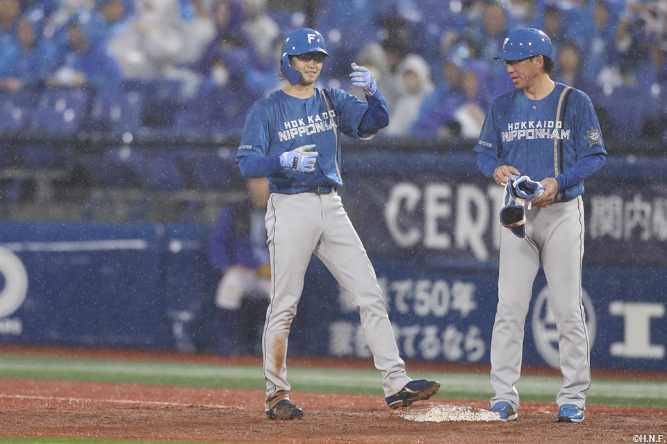 2回表、ヒットを放った鈴木投手