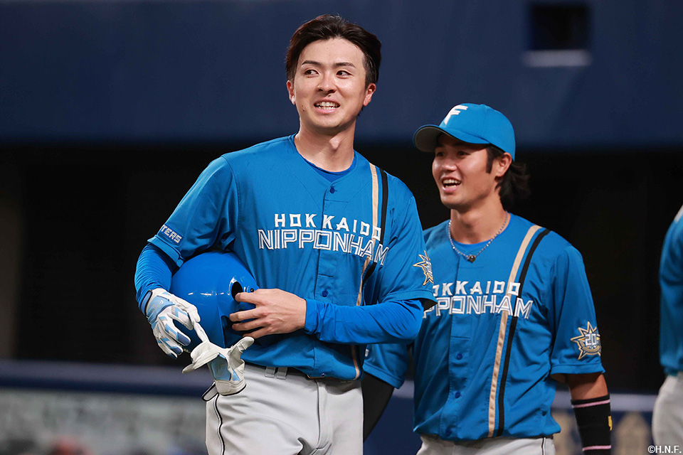 3回表、レフトへヒットを放つ上沢投手02