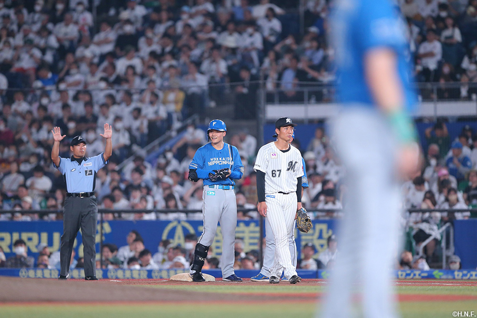 7回表、センターへ適時打を放つ清宮選手02