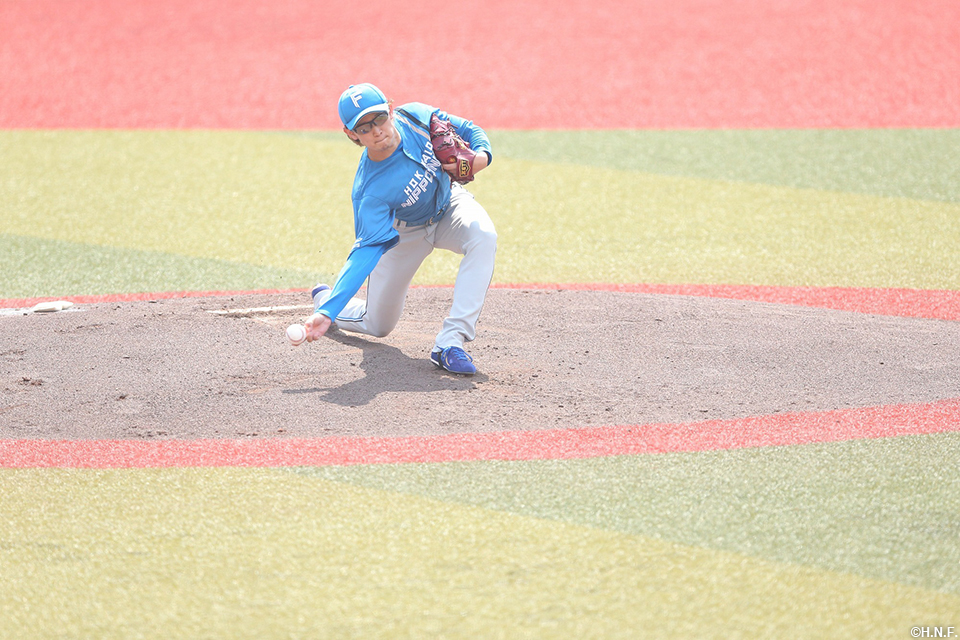 先発の鈴木投手01