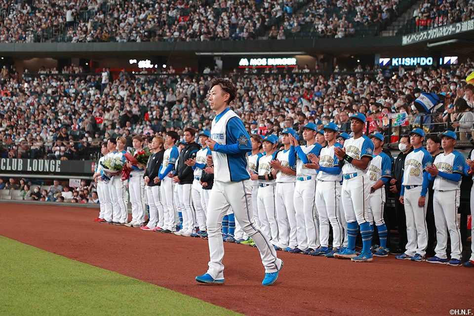 金子千尋投手引退セレモニー05