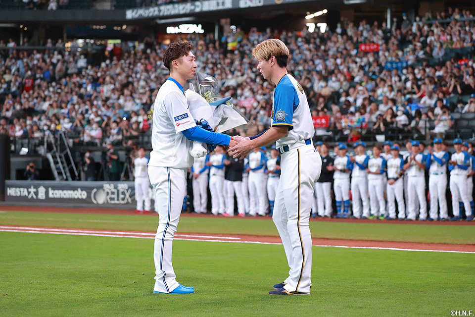 金子千尋投手引退セレモニー06