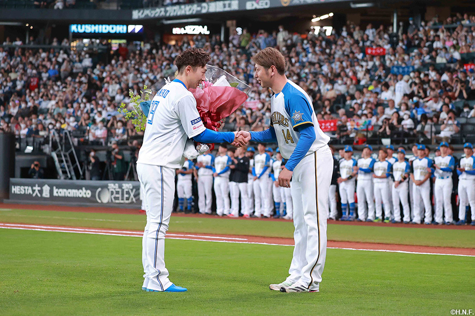 金子千尋投手引退セレモニー09