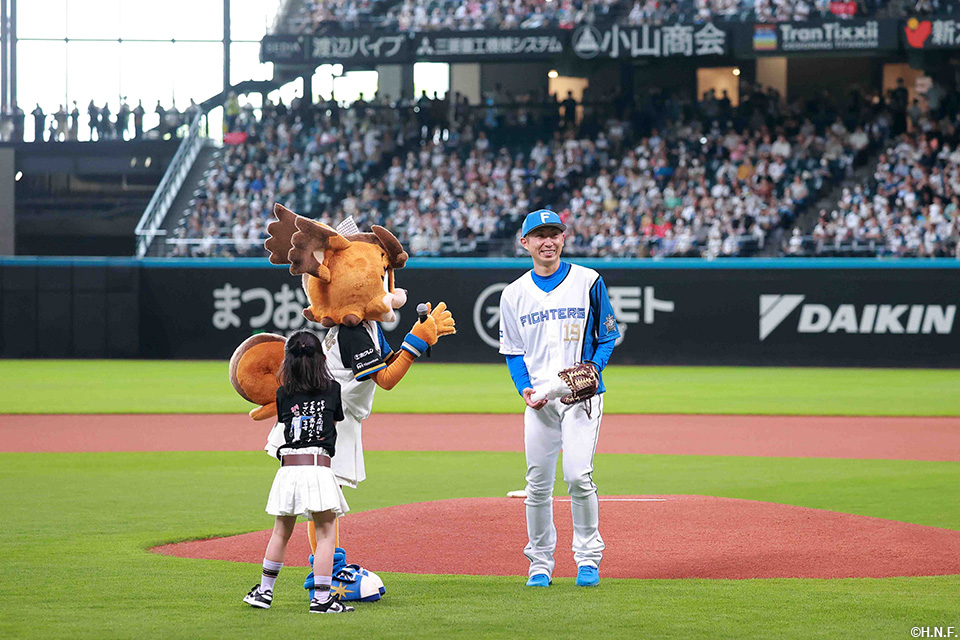 金子千尋投手引退セレモニー14