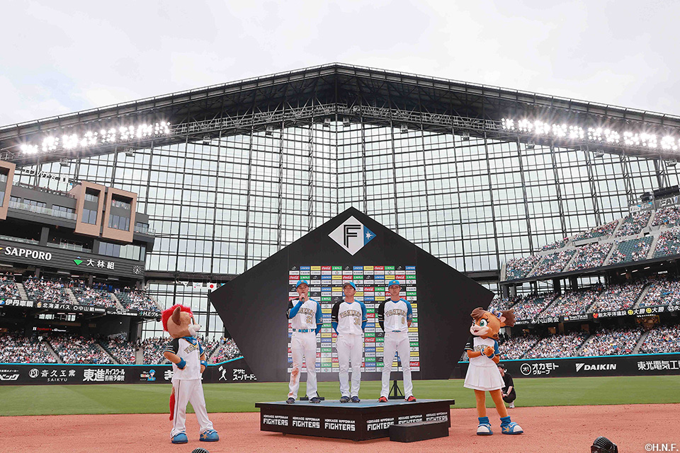 ヒーローの清宮選手、郡司選手、淺間選手01