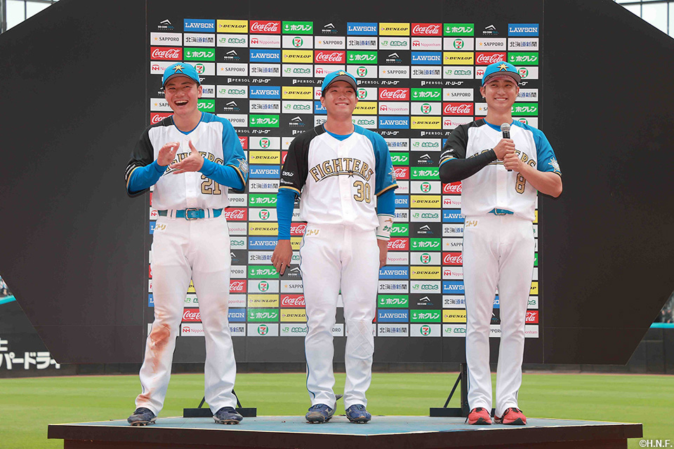 ヒーローの清宮選手、郡司選手、淺間選手03