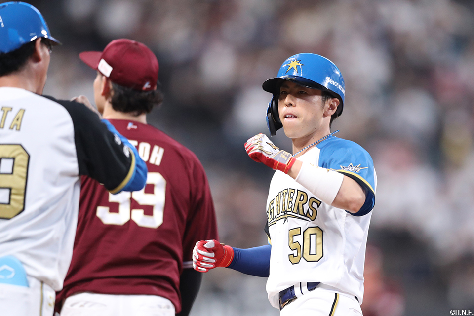 3回裏、レフトへヒットを放った五十幡選手