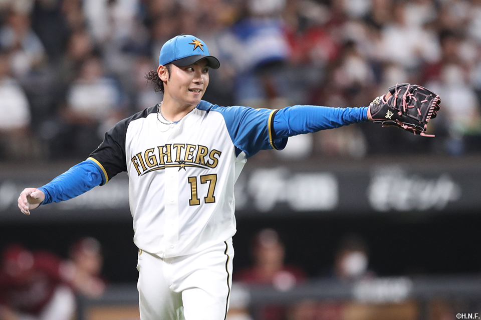 7回表、ピンチを切り抜けた伊藤投手