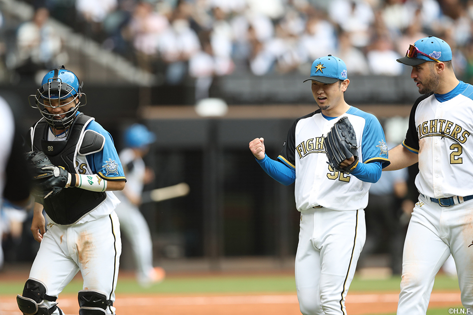 8回表を抑えた池田投手