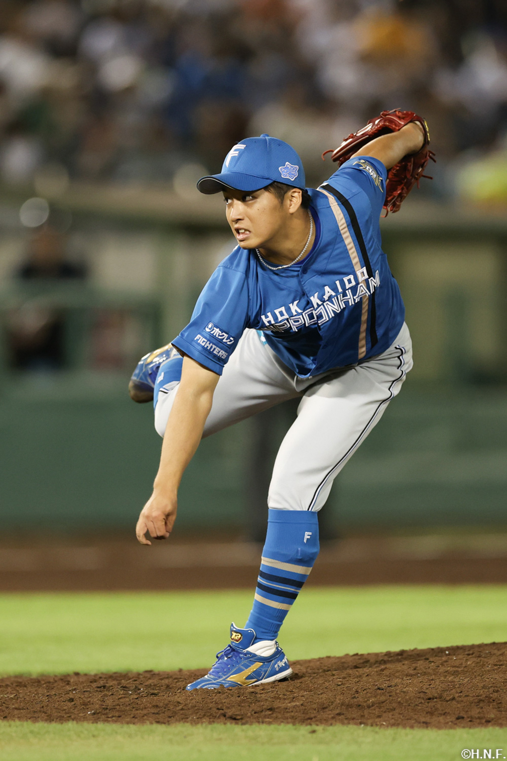 6回、二番手の山本拓投手