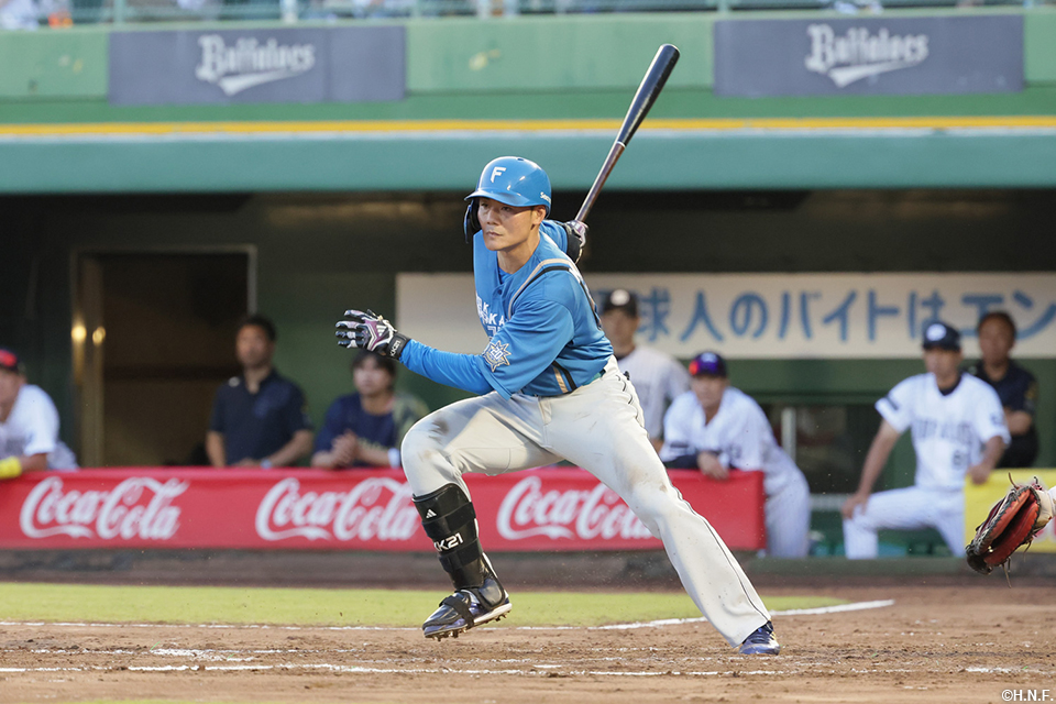 9回表、内野安打を放つ清宮選手