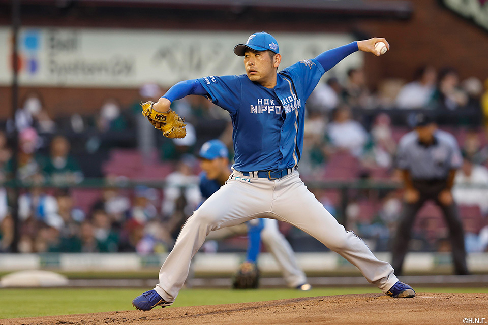 先発の加藤貴投手01