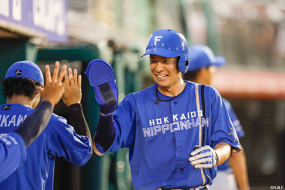 4回表、生還した松本剛選手