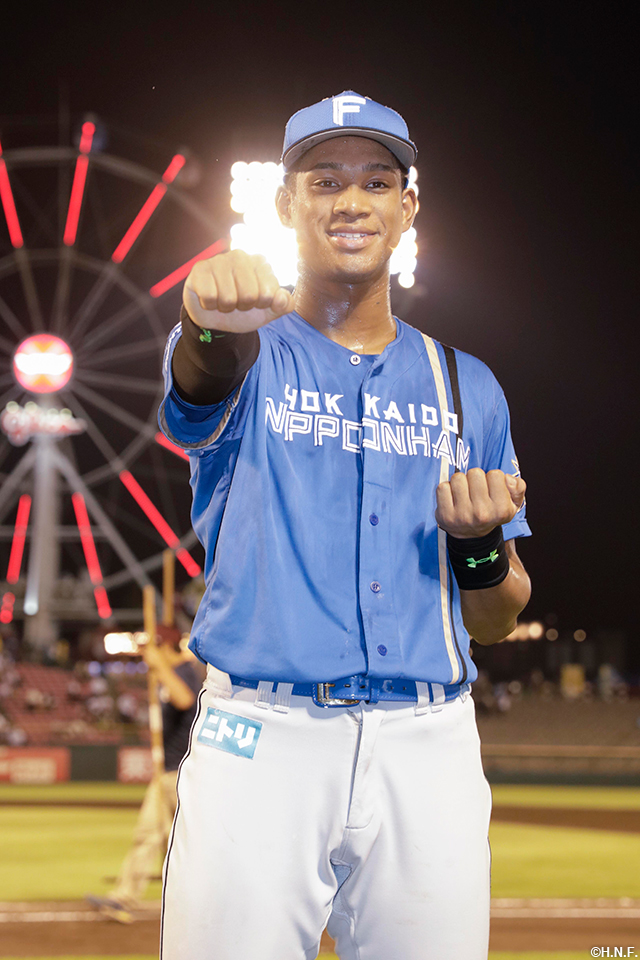 ヒーローの万波選手