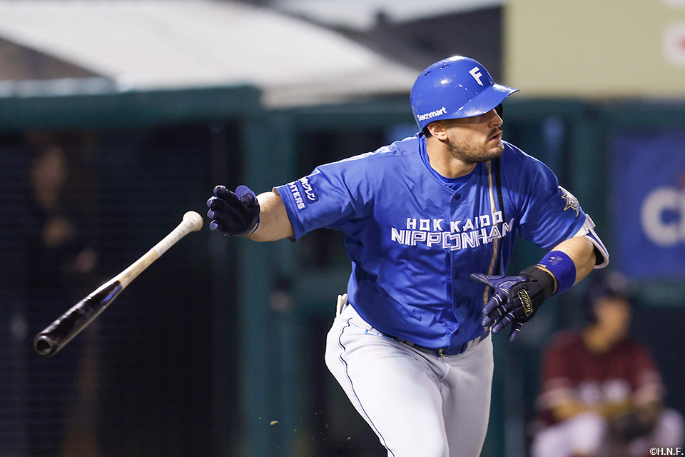 5回表、適時打を放つマルティネス選手