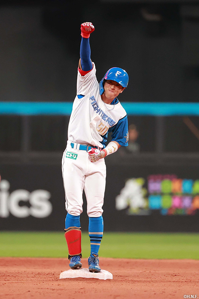 4回裏、2点適時打を放つ五十幡選手03