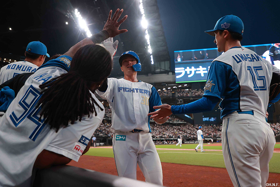 4回裏、生還した郡司選手