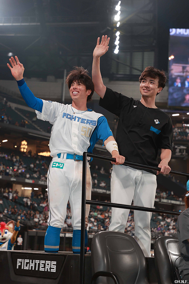 ヒーローの五十幡選手と上沢投手04