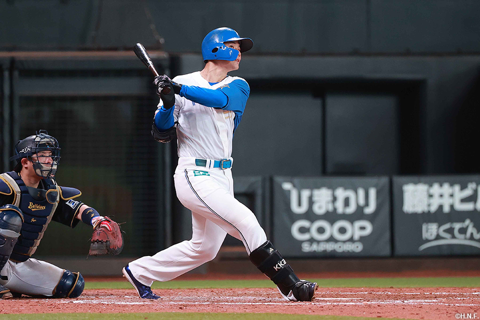 5回裏、本塁打を放つ清宮選手01