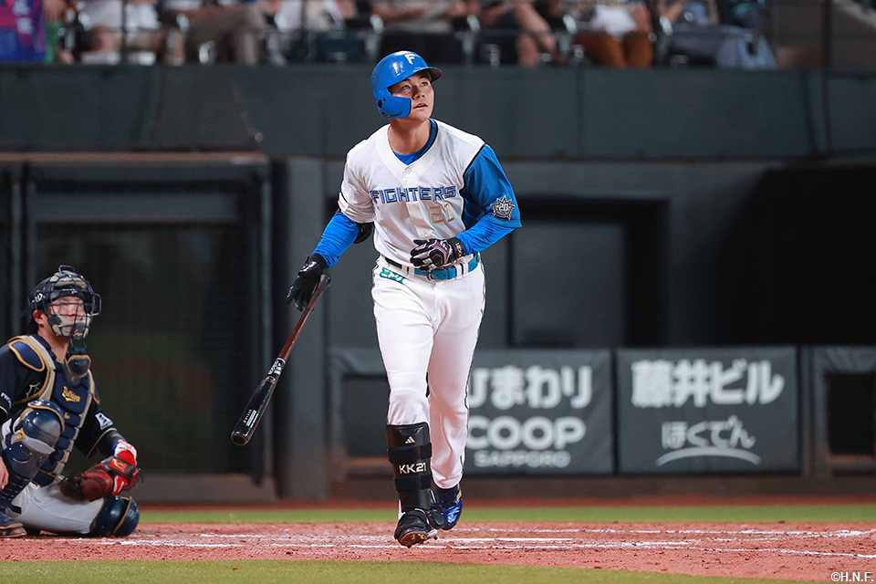 5回裏、本塁打を放つ清宮選手02