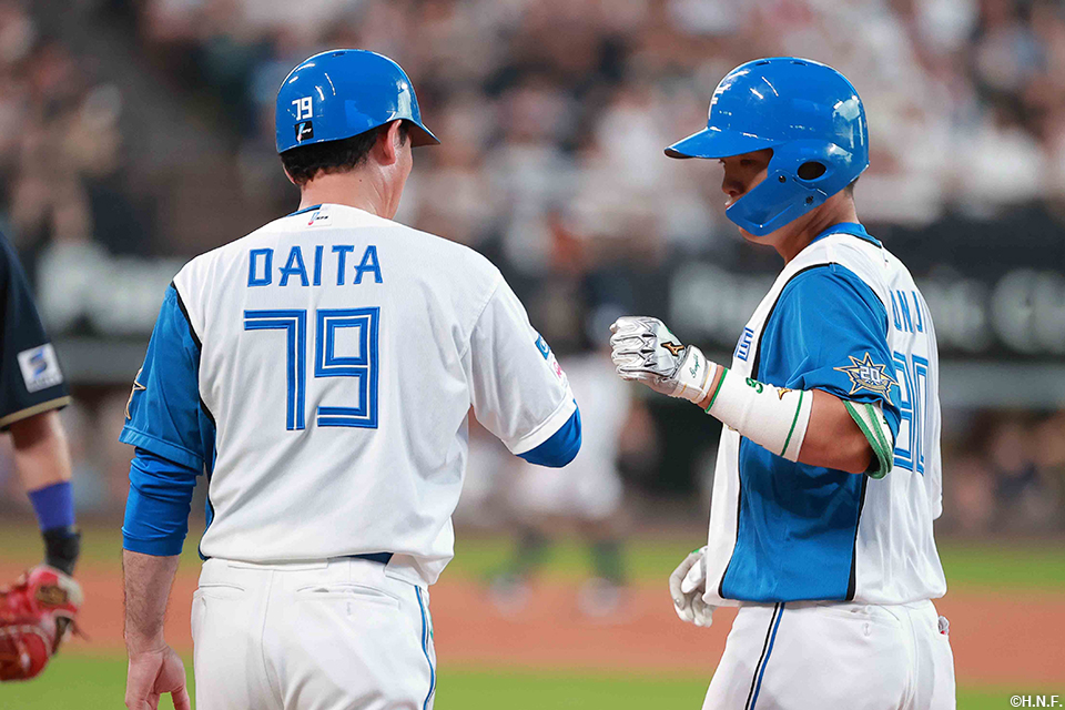 9回裏、レフトへヒットを放った郡司選手