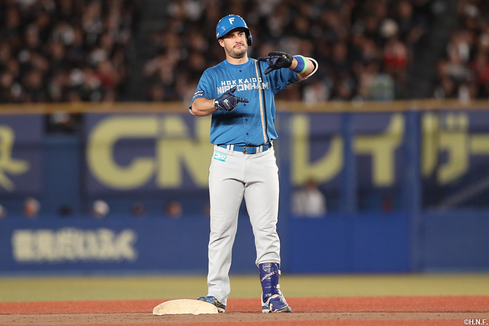 4回表、勝ち越し適時二塁打を放ったマルティネス選手