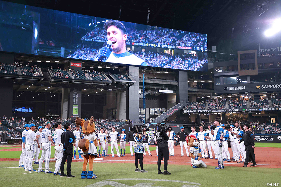 勝利の一本締め